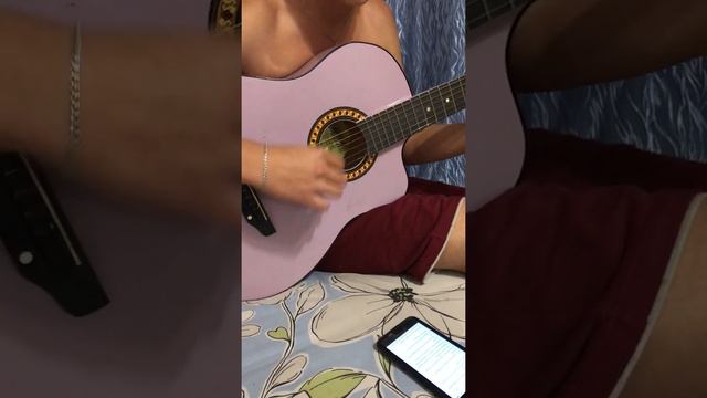 Парень играет на гитаре.Пойми меня(авторская песня) смотреть онлайн