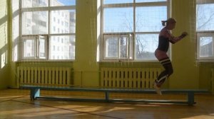 Прыжковые упражнения  с использованием гимнастической скамейки