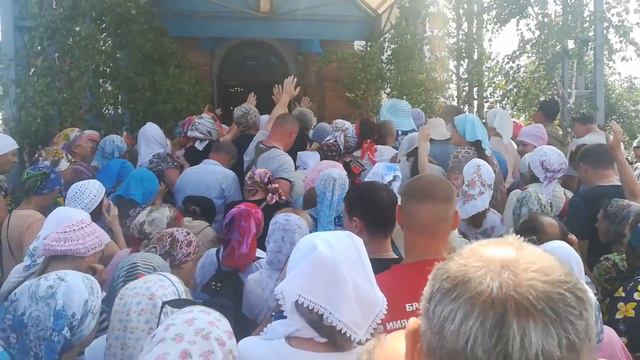 Крестный Ход в Коробейниково 2018. Окончание Крестного Хода вокруг храма смотреть онлайн