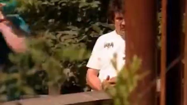 Белый медведь напал на человека смотреть онлайн