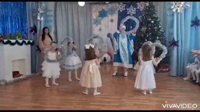 Как - то раз к нам в Новый год Снеговик пришел смотреть онлайн