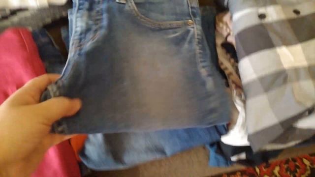 А что вы делаете с ненужными вещами? Единственно правильный способ для меня.