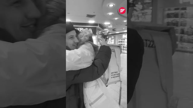 Дарим по 5000 казанским курьерам - реакция бесценна! #татарстан #казань #курьеры смотреть онлайн