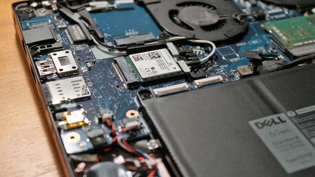Dell Latitude 7490 Review | Intel UHD Graphics 620 смотреть онлайн