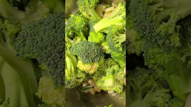 Низкокалорийный  крем-суп из брокколи и сельдерея