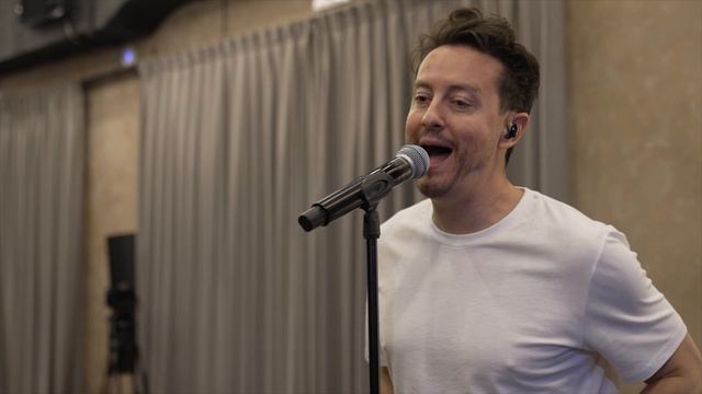 Backstage со съёмки МУЗLOFT | Новогодний выпуск со зрителями | В гостях Лера и Кирилл Астаповы смотреть онлайн