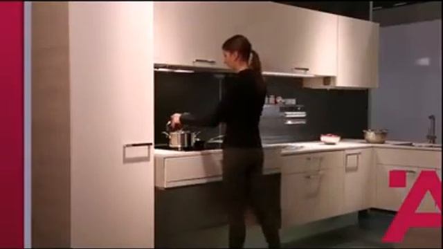 Выдвижная колонна в шкаф на кухне. Ширина 600 мм. HAFELE-SHOP.ru.