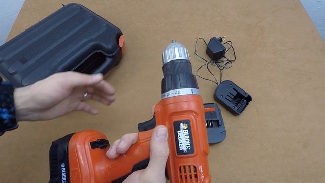 Шуруповёрт Black&Decker EPC12 (Кейс, шурик, 2 аккумулятора, зарядка) смотреть онлайн