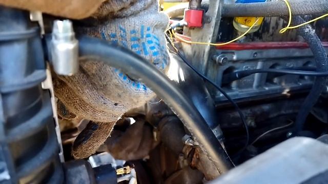 Ремонт Волги длиться не по плану, запрессовал новые втулки, жду запчастей. смотреть онлайн