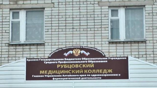 Не бей лежачего смотреть онлайн