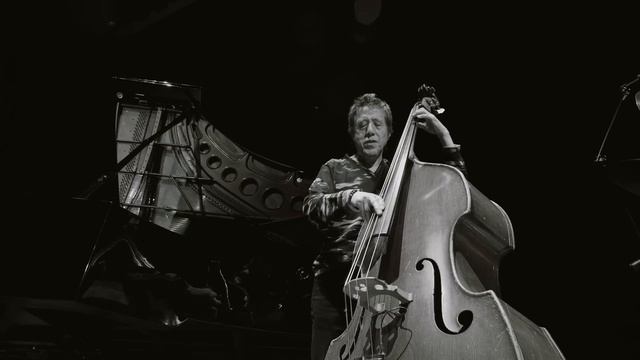 Mayo Nakano Piano Trio "Scabious" Monochrome 4K UHD Video / 96kHz Audio смотреть онлайн