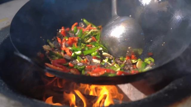 1斤雞雜，二弟做“爆炒雞雜”，脆嫩爽口下飯吃真過癮｜Mukbang【鐵鍋視頻】