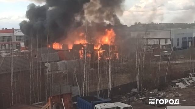 В Чебоксарах горят склады смотреть онлайн