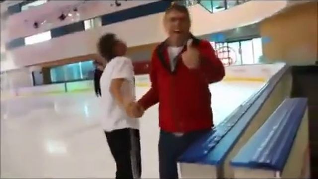 Тормознул об борт на катке