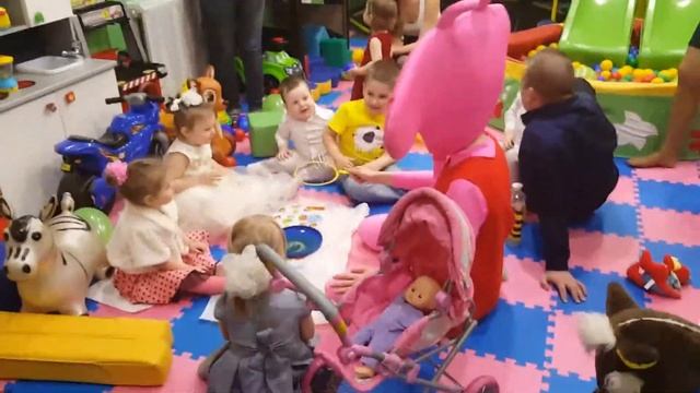 Весёлый и интересный праздник для детей. Спасибо Ксюше и её родителям. смотреть онлайн