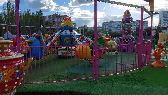 Парк Победы у ТРЦ " Арена". Колесо обозрения. Воронеж. Май 2022г смотреть онлайн