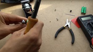 Ремонт Remington HC-5150. Замена аккумулятора в машинке для стрижки волос