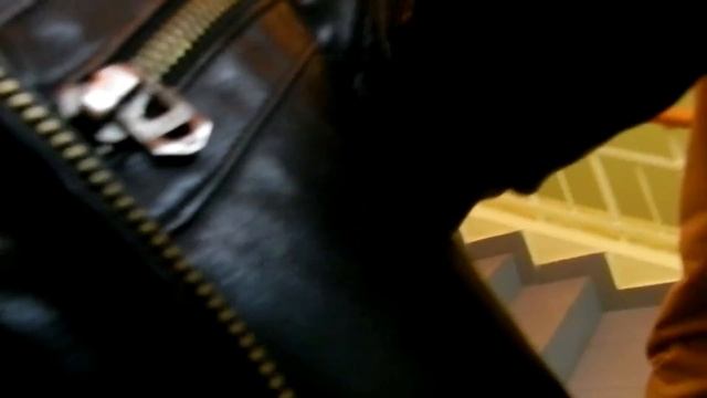 Начальник по безопасности УК пытается задержать активиста за съёмку ПУБЛИЧНЫХ слушаний в Егорьевске