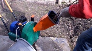 Самодельный садовый измельчитель веток.