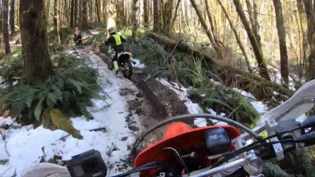 SNOW TIME!!! Hard trails with the Honda XR650R and friends смотреть онлайн