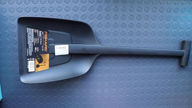 Къса лопата Fiskars Solid Car Shovel смотреть онлайн
