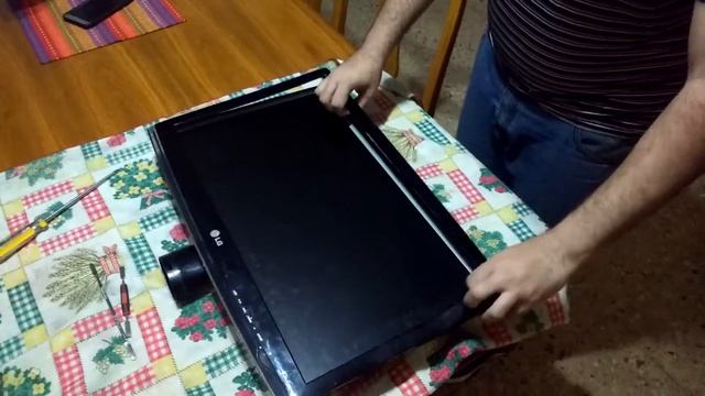Reparación de monitor LG W2353S parte 1 смотреть онлайн