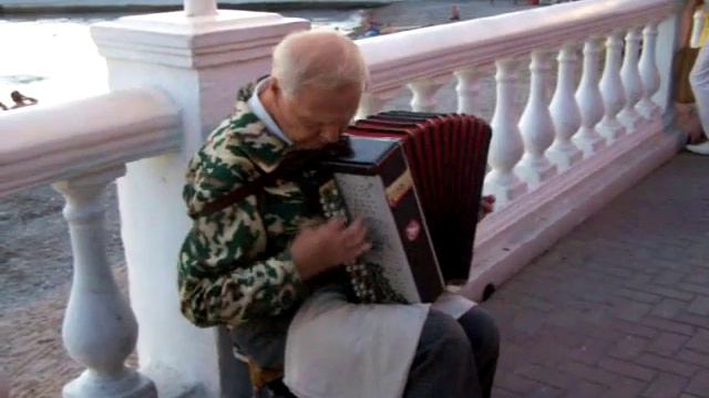 Уличный гармонист смотреть онлайн