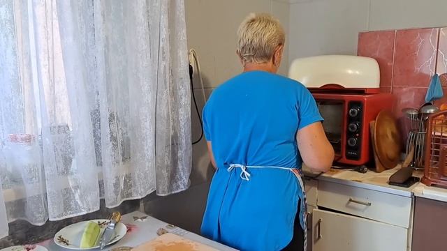 Молодой картофель с кабачком в молоке смотреть онлайн