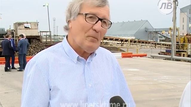 В Липецкой области вовсю идет уборка сахарной... смотреть онлайн