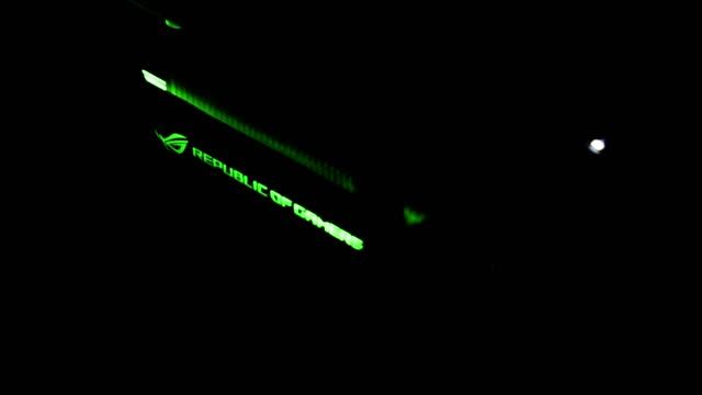 Iluminare Placa video ASUS GeForce GTX 1060 STRIX GAMING смотреть онлайн