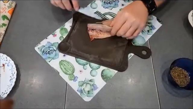 Как приготовить малосольную скумбрию смотреть онлайн