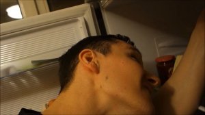 Как поменять лампочку в холодильнике?