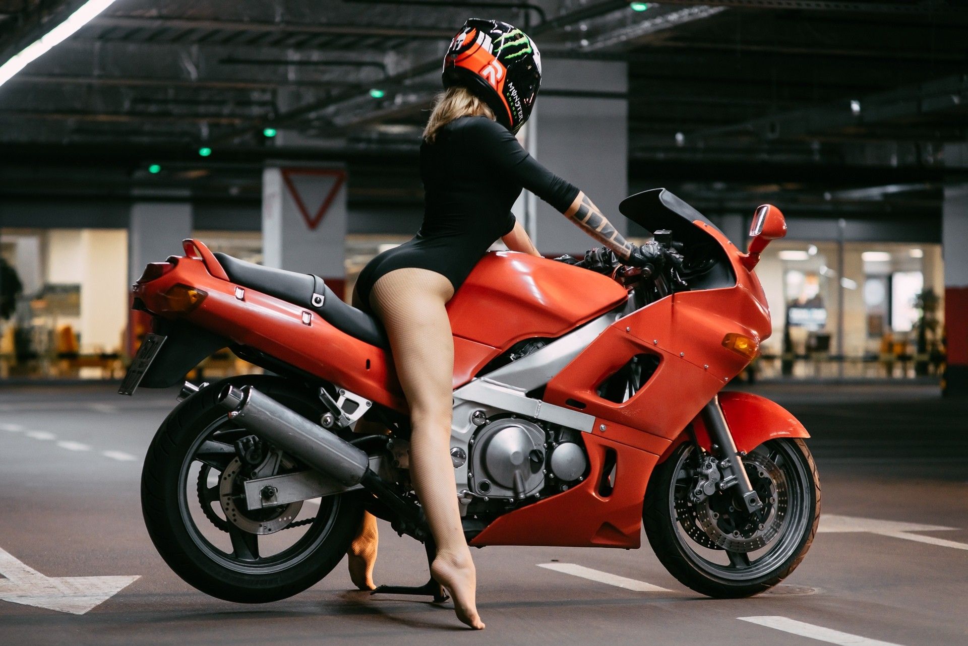 Aaron Smith - Dancin (Feti Can Remix) смотреть онлайн