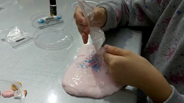 День в слайм-центре "Бум-фети". смотреть онлайн