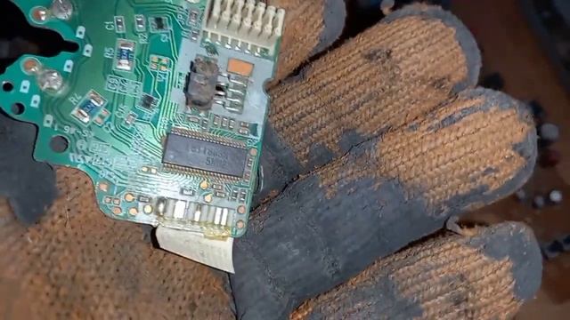 Сколько МЕДИ и Латуни я уже собрал. #металлолом #разбор #цветнойметалл смотреть онлайн