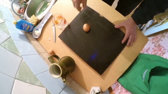 КРУТИМ ЯЙЦА/To Check A Hen Eggs/Boiled or not смотреть онлайн