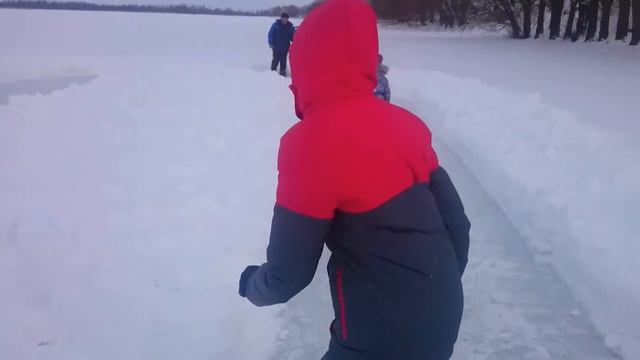 Каток на озере! смотреть онлайн