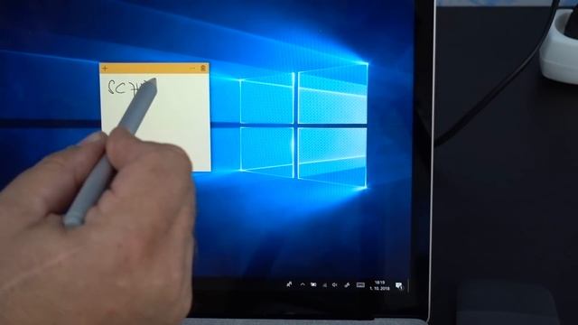 Surface Laptop versus Macbook Pro смотреть онлайн
