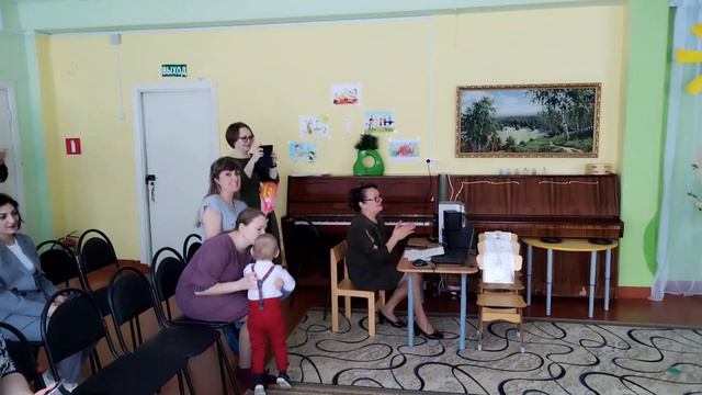 ЦВЕТЫ ДЛЯ МАМЫ#цветы #детскийсад #всад#детскийканал #детскийпраздник #важенины #танцы #воспитатель смотреть онлайн