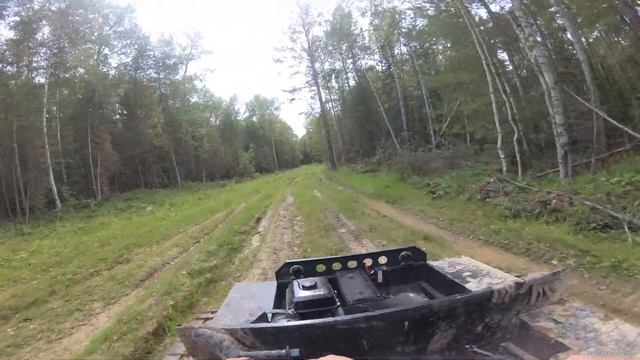 Поездка на гусеничном вездеходе за пробами. Слетела гусеница. Tracked all-terrain vehicle. смотреть онлайн