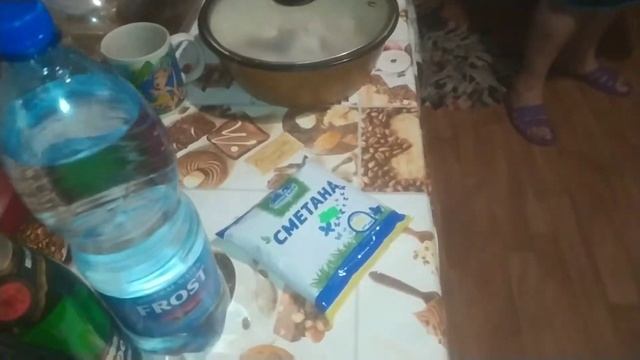 #VLOG:Пеку блинчики с мёдом.Покупки.Голень мариную.Двери картинками наклеили. смотреть онлайн