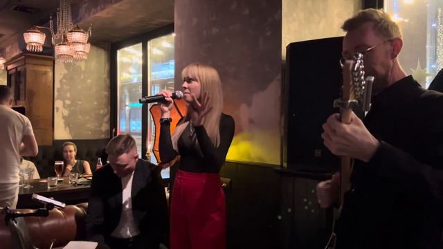 Coverza трио (гитара, кахон) смотреть онлайн