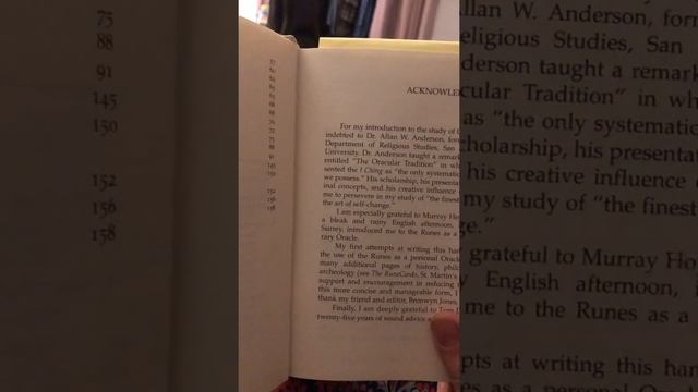 The Book of Runes by Ralph H. Blum • Acknowledgements p. 7 смотреть онлайн