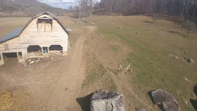 Diatone GT2 200 Down on the Farm GoPro Exploded 2 Batteries In... смотреть онлайн