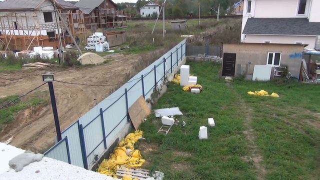 Гараж из газобетона YTONG своими руками # [VLOG] кладка газоблоков завершена, дело за крышей смотреть онлайн