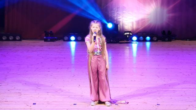 Valentina Roso vincitrice Categoria Giovani ALTOVICENTINO TALENT SHOW con "LA MIA VOCE cover" смотреть онлайн
