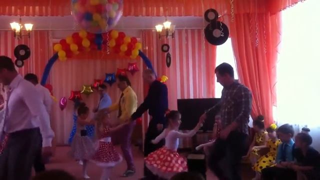 танец с папами смотреть онлайн