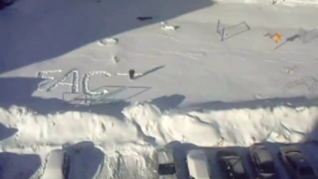 Зимний креатив, надписи на снегу, креативная реклама смотреть онлайн