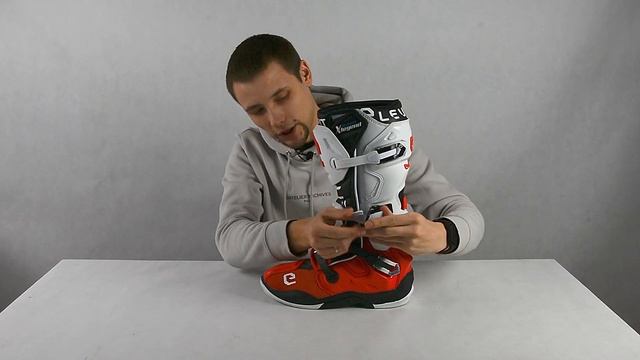 Мотоботы Eleveit X-Legend. смотреть онлайн