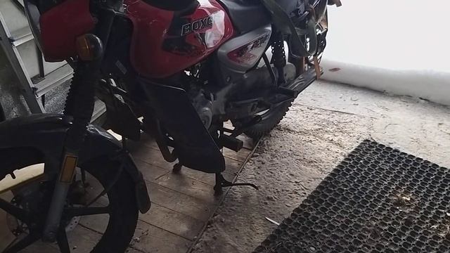 Bajaj Boxter 150x 10000км на 18 колесах от ybr и зачем нужен этот мотоцикл смотреть онлайн